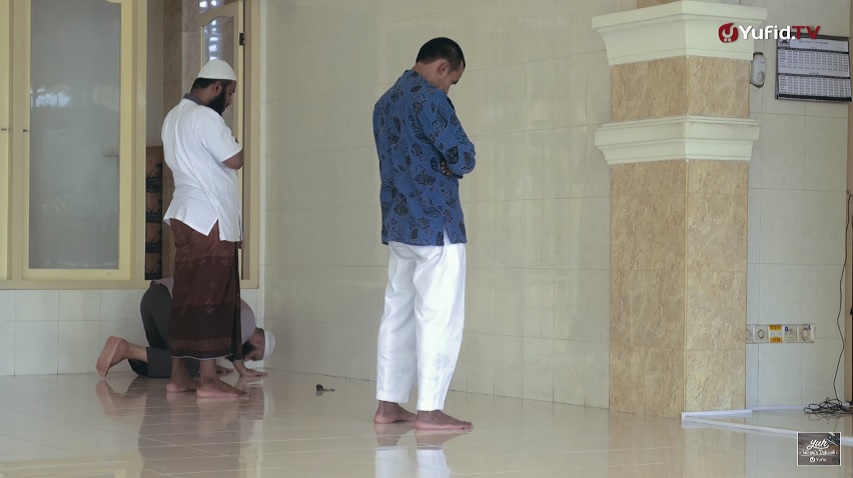 Hukum menunda salat fardu dan syarat kebolehannya